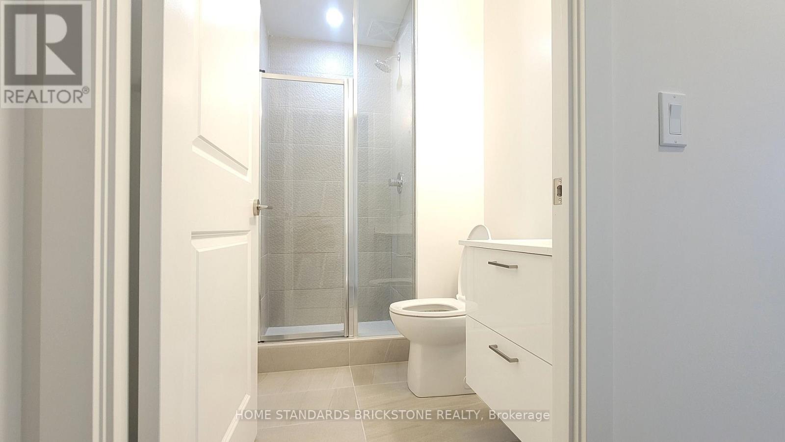 #B-2708 - 50 Upper Mall Way, Vaughan, ON - Indoor Photo Showing Bathroom
