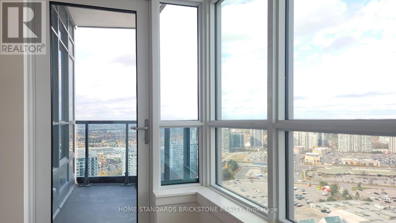 #B-2708 - 50 Upper Mall Way, Vaughan, ON - Indoor Photo Showing Other Room