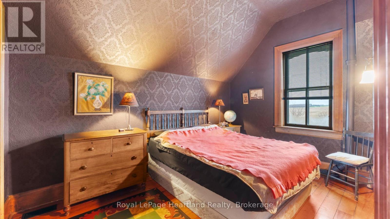38 Albert Street, Ashfield-Colborne-Wawanosh (Ashfield), ON - Indoor Photo Showing Bedroom
