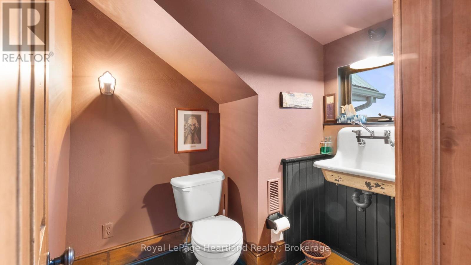 38 Albert Street, Ashfield-Colborne-Wawanosh (Ashfield), ON - Indoor Photo Showing Bathroom