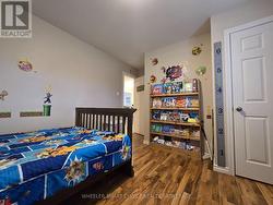 looking towards the entrance of back bedroom -