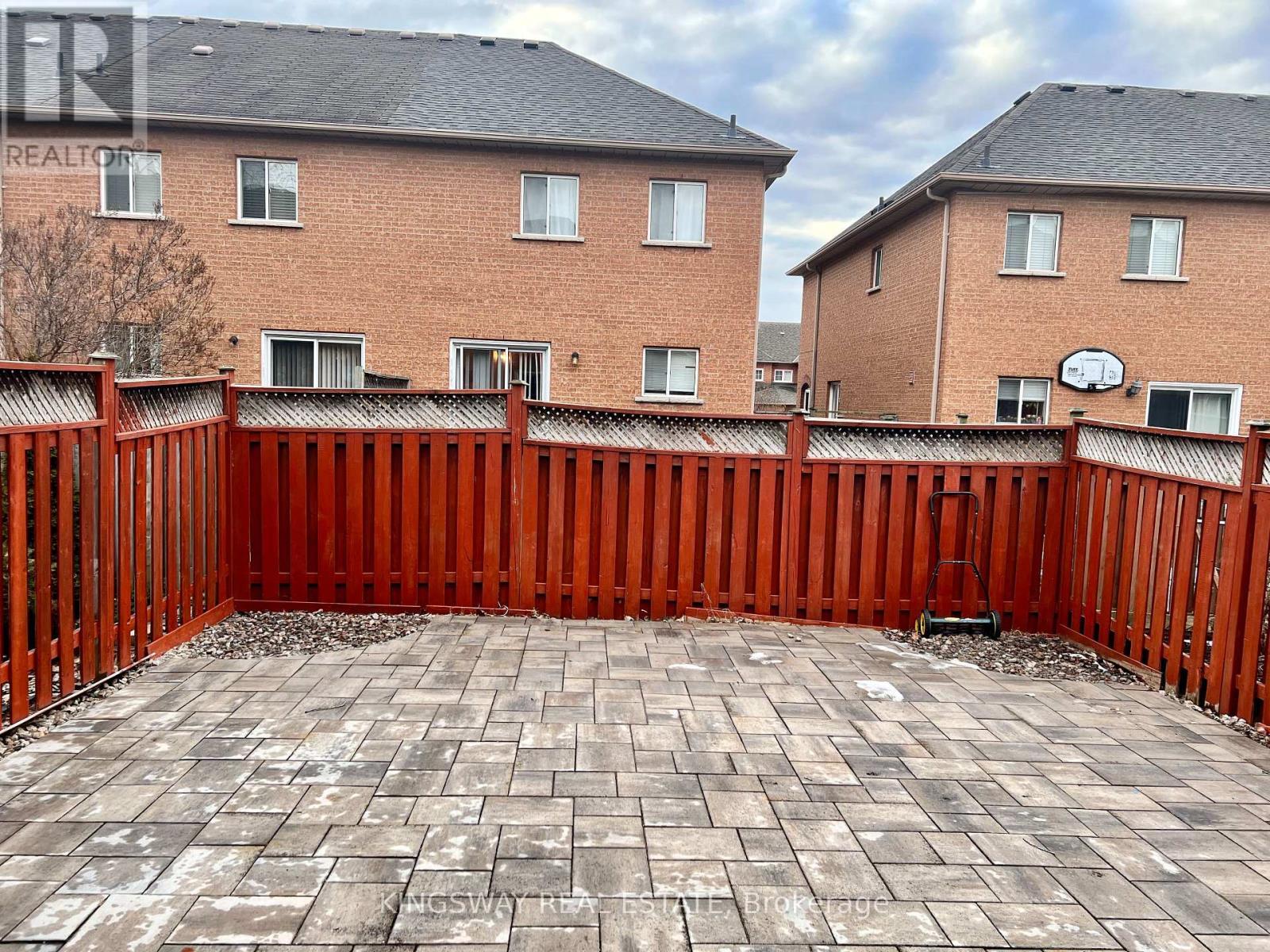 102 Lucena Crescent, Vaughan, ON - Outdoor With Exterior