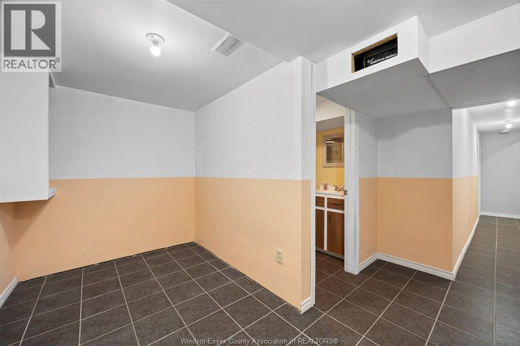 206-208 Arthur North, Harrow, ON - Indoor