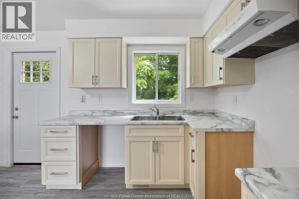 206-208 Arthur North, Harrow, ON - Indoor Photo Showing Kitchen With Double Sink
