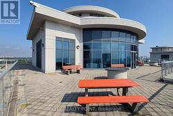 24 hr Rooftop Open to Residents -