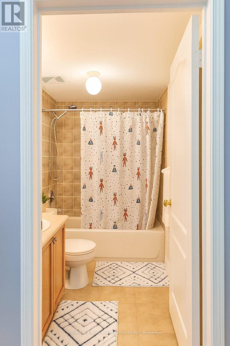 3 - 5050 Intrepid Drive, Mississauga, ON - Indoor Photo Showing Bathroom