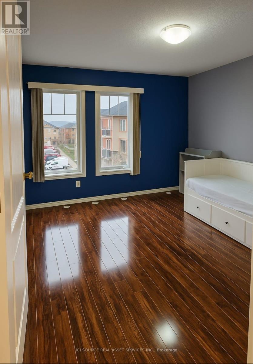 3 - 5050 Intrepid Drive, Mississauga, ON - Indoor Photo Showing Other Room