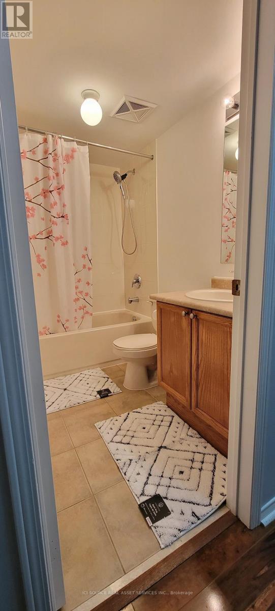 3 - 5050 Intrepid Drive, Mississauga, ON - Indoor Photo Showing Bathroom