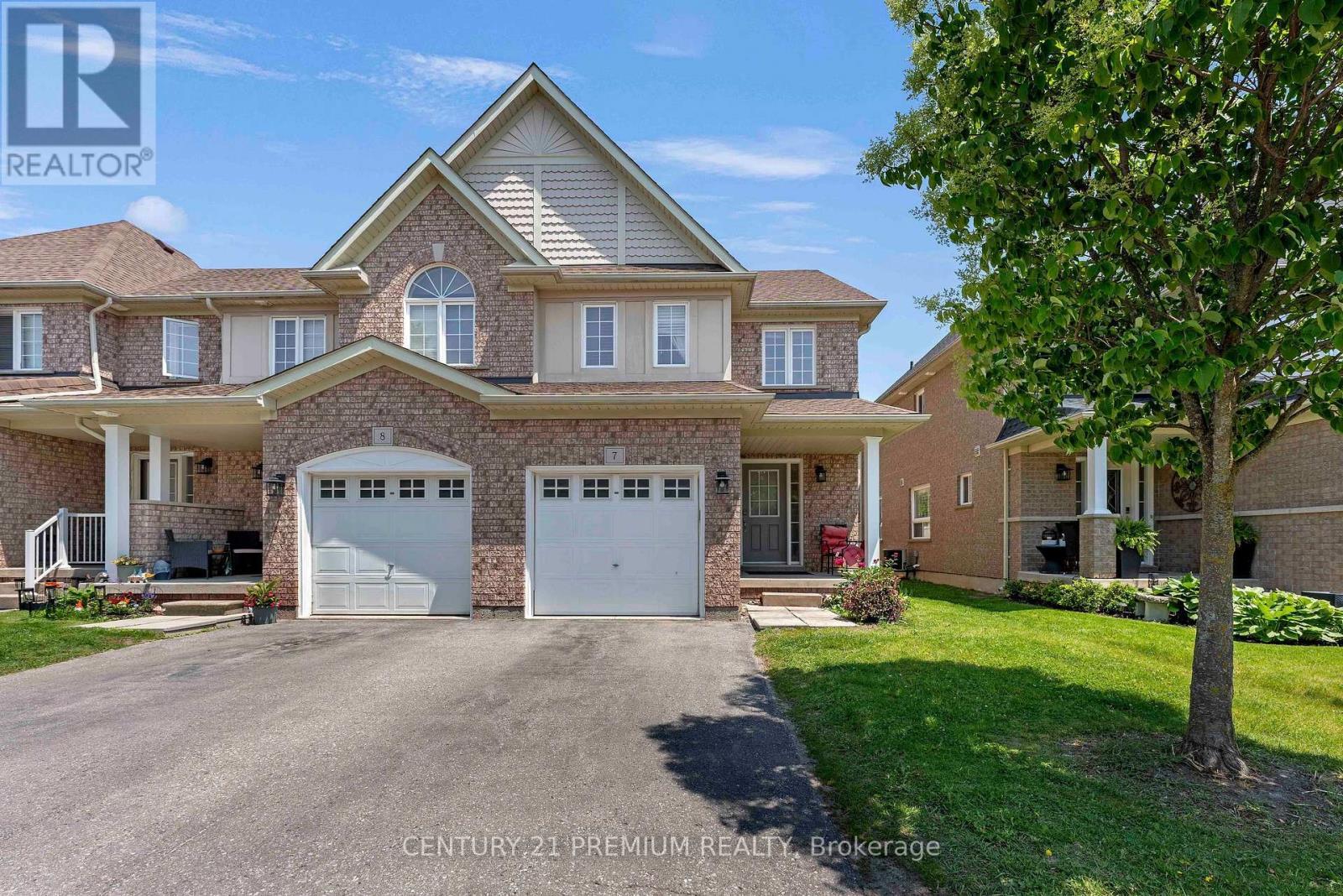 7 - 460 Woodmount Drive, Oshawa, ON - Outdoor With Facade