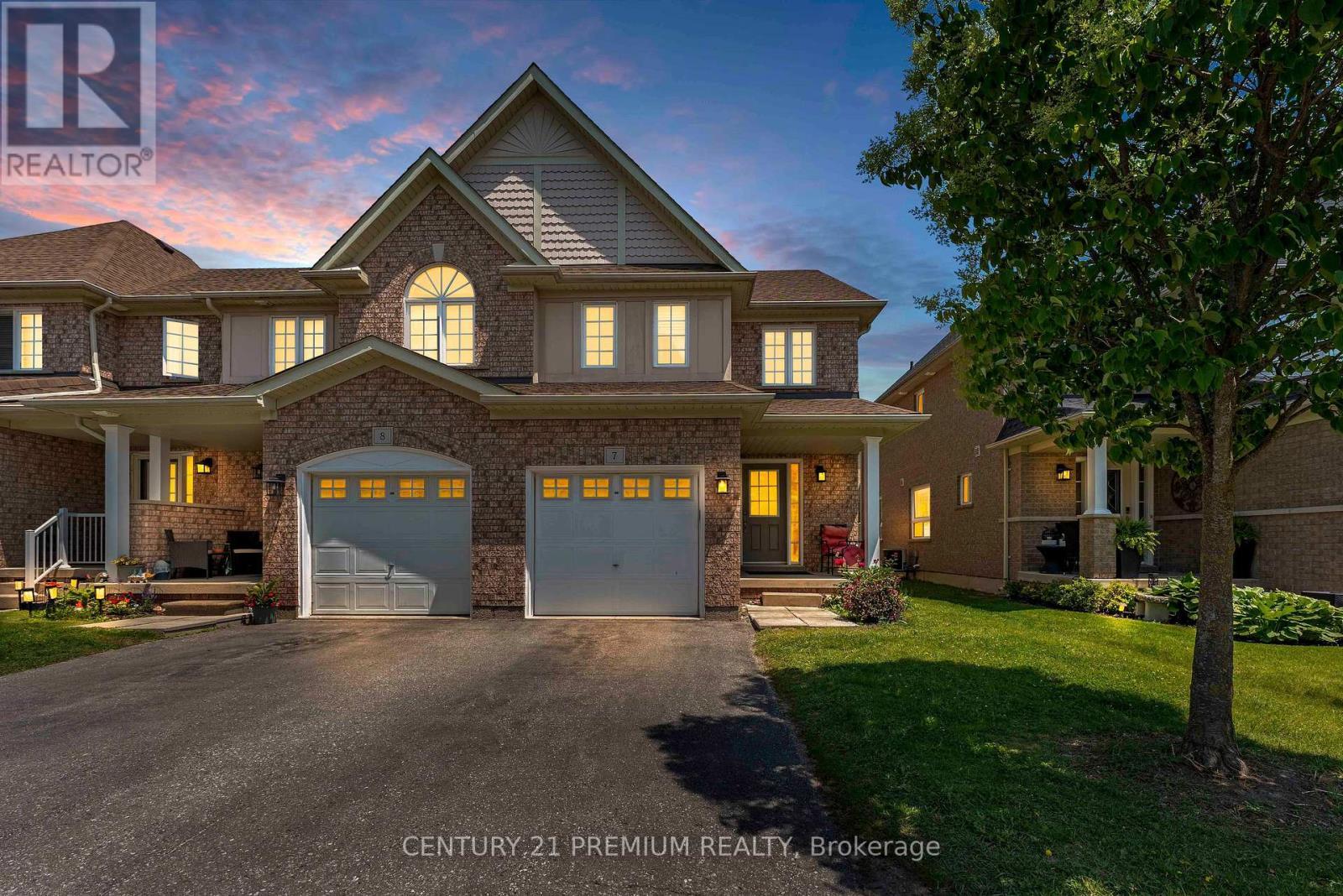 7 - 460 Woodmount Drive, Oshawa, ON - Outdoor With Facade