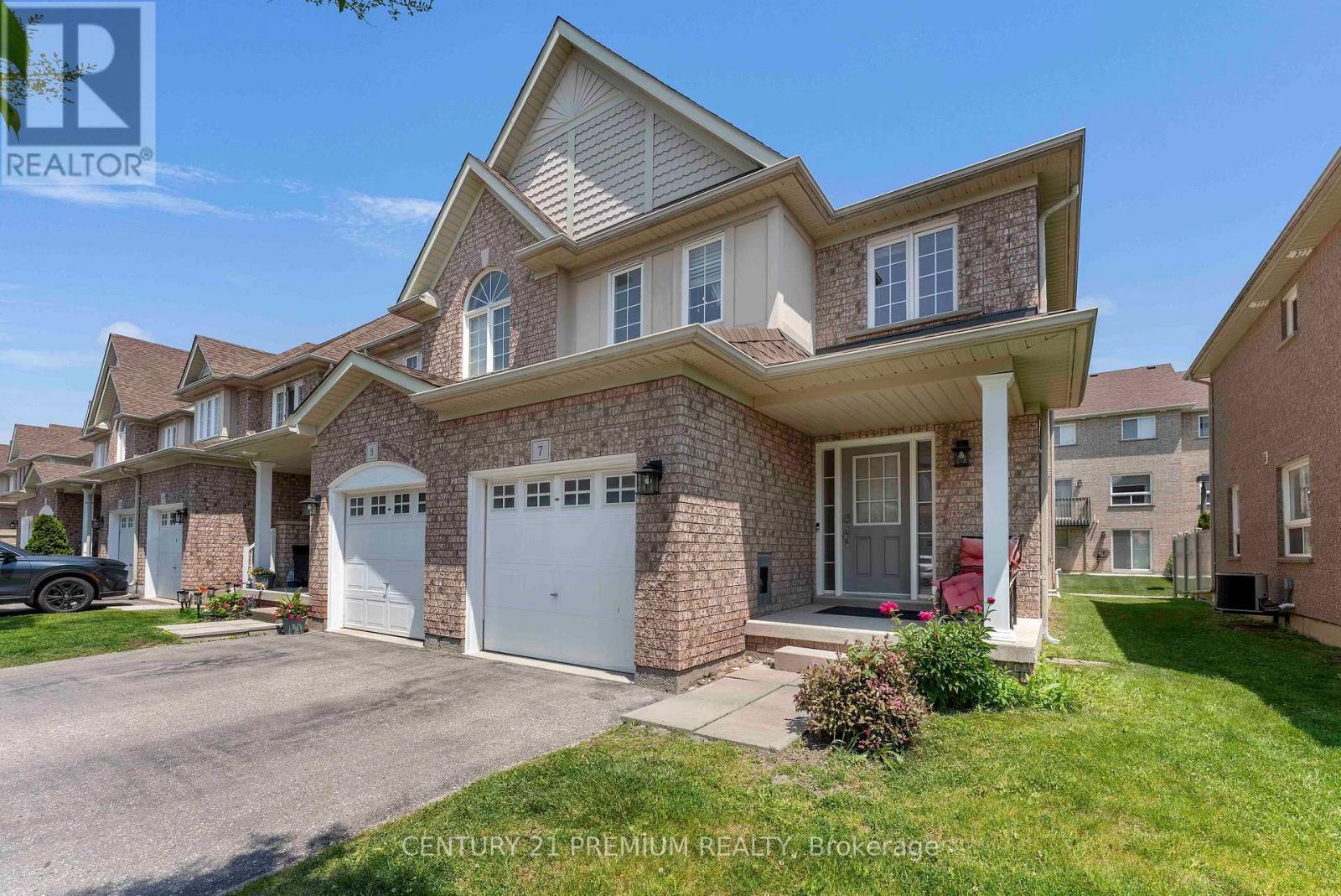 7 - 460 Woodmount Drive, Oshawa, ON - Outdoor With Facade