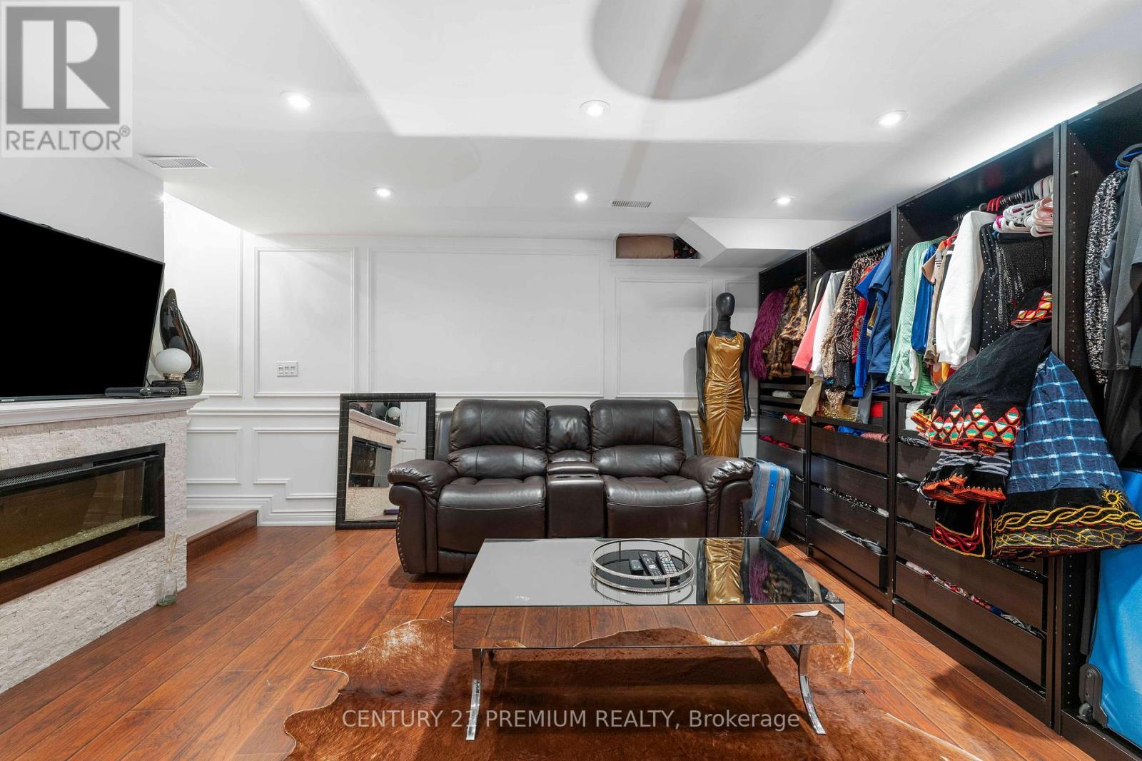 7 - 460 Woodmount Drive, Oshawa, ON - Indoor With Fireplace