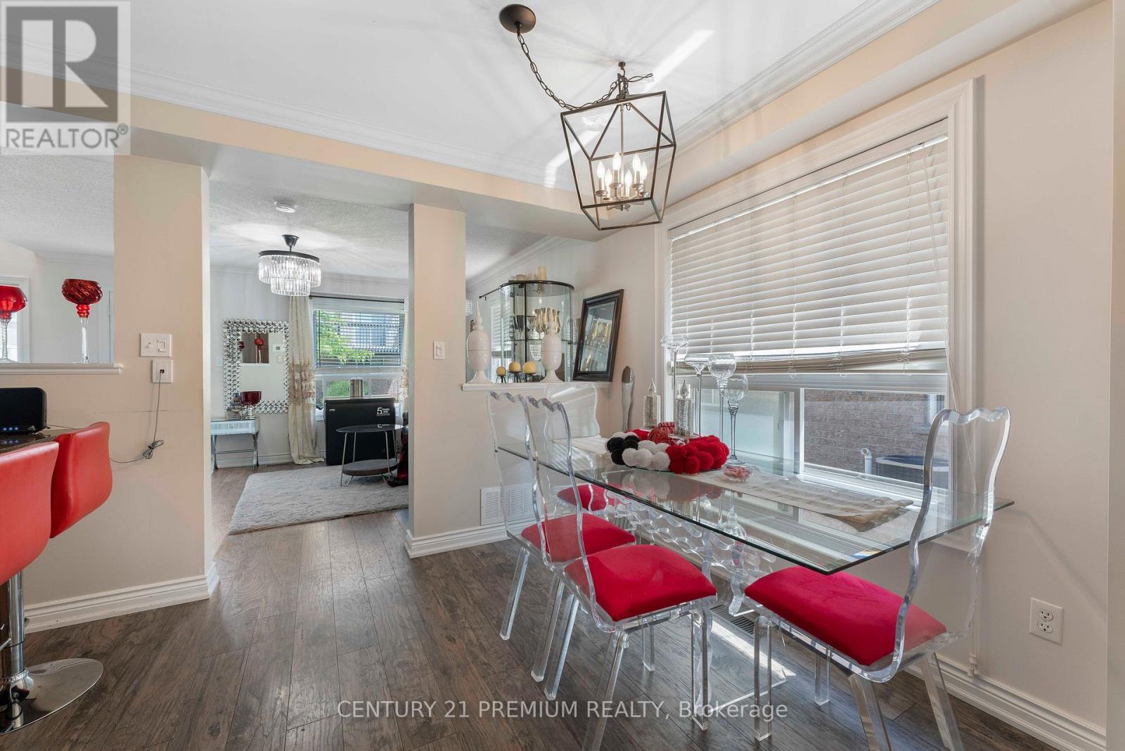 7 - 460 Woodmount Drive, Oshawa, ON - Indoor Photo Showing Dining Room