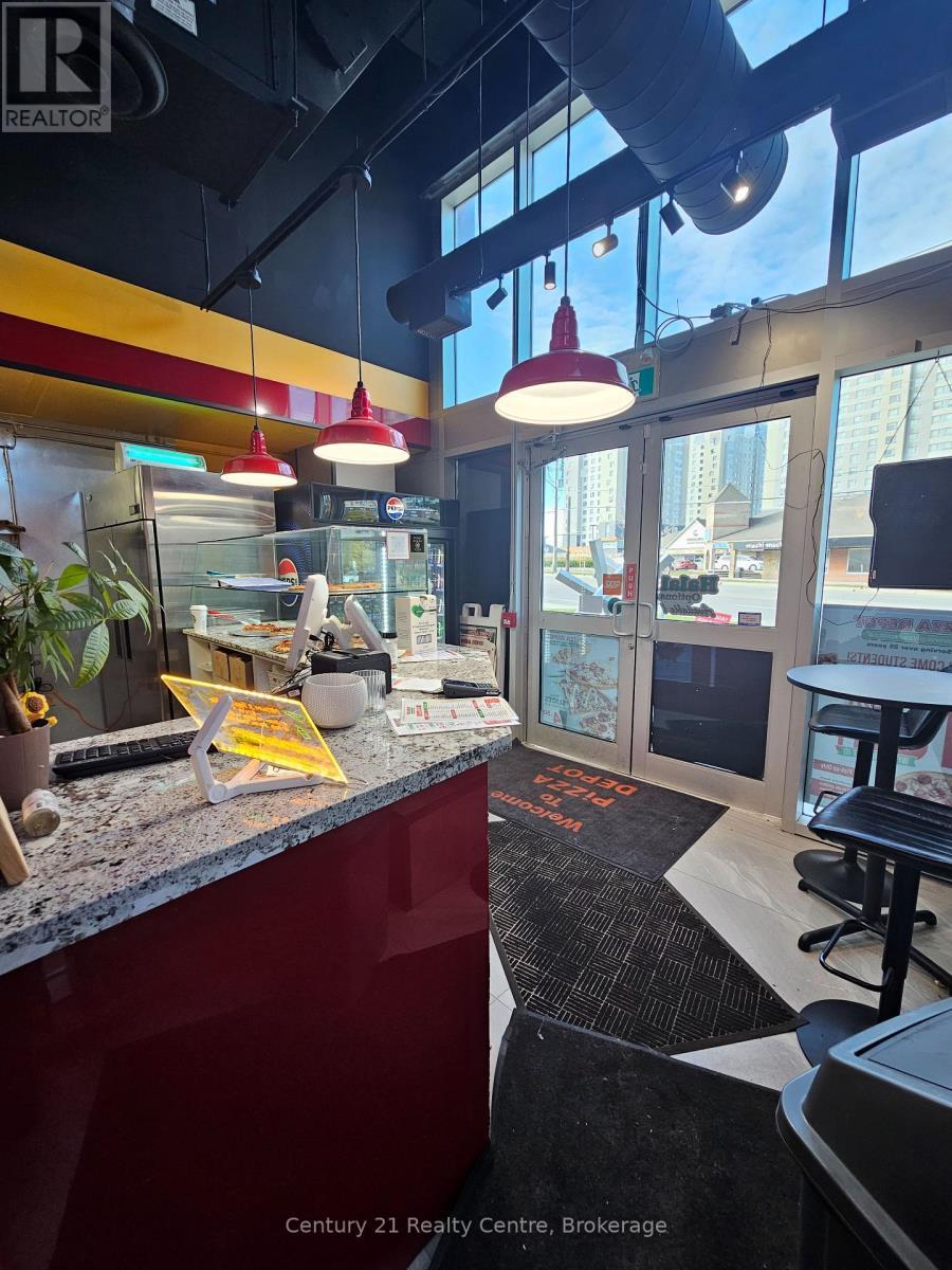 131 University Avenue W, Waterloo, ON