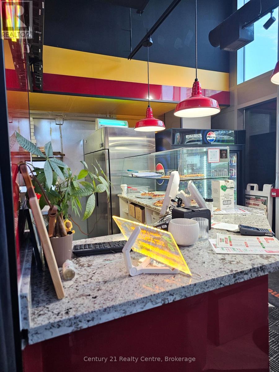 131 University Avenue W, Waterloo, ON