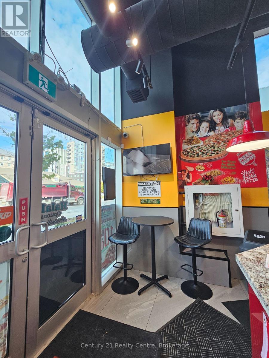 131 University Avenue W, Waterloo, ON