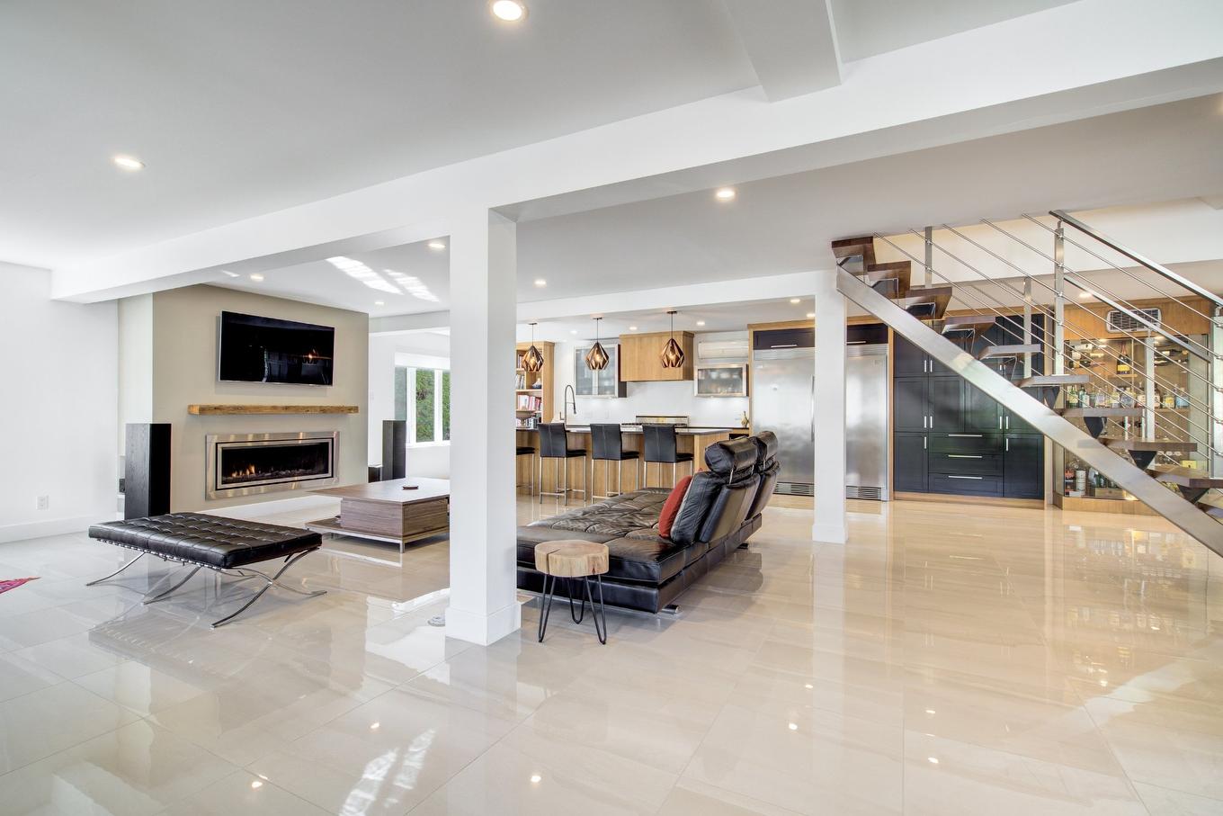 Living room - 11Z Rue Dupuis, Saint-Jacques, QC - Indoor With Fireplace