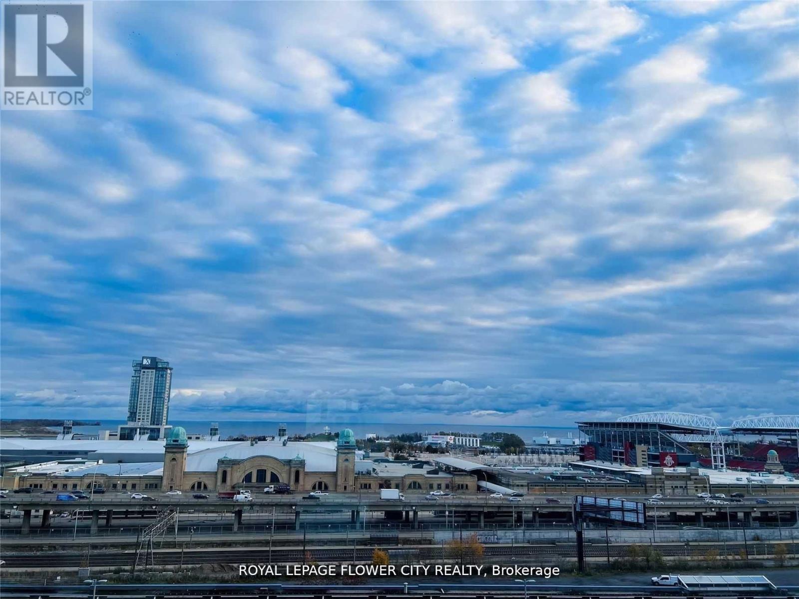 813 - 135 East Liberty Street, Toronto, ON - Outdoor With Body Of Water With View