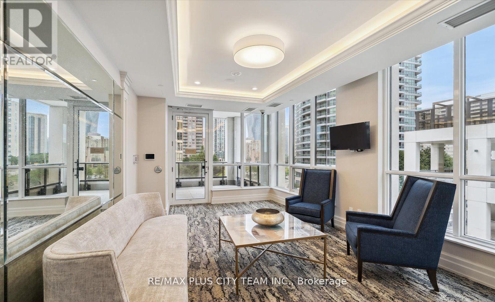 2709 - 36 Elm Drive W, Mississauga, ON - Indoor