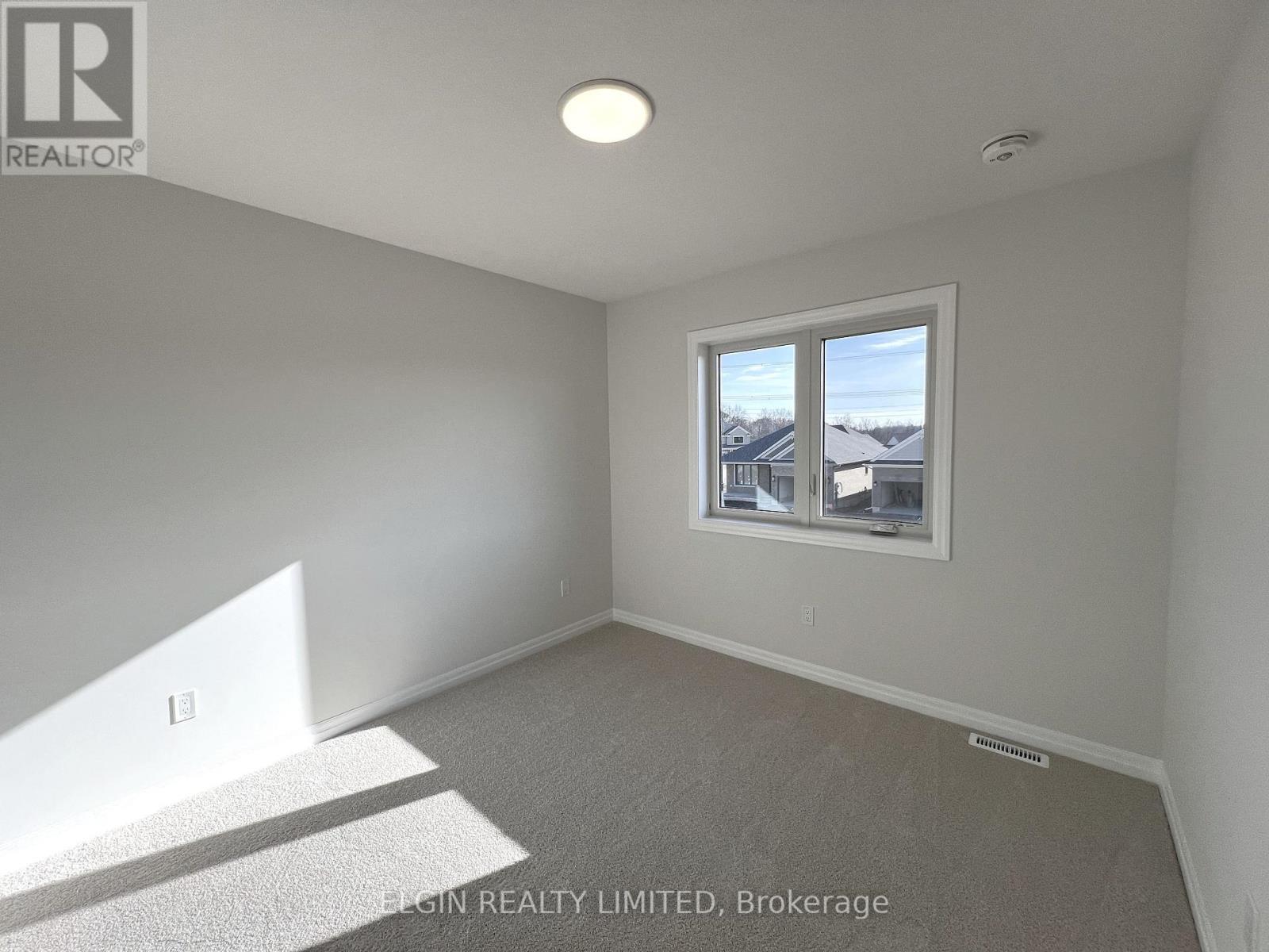 42201 Mcbain Line, Central Elgin, ON - Indoor Photo Showing Other Room