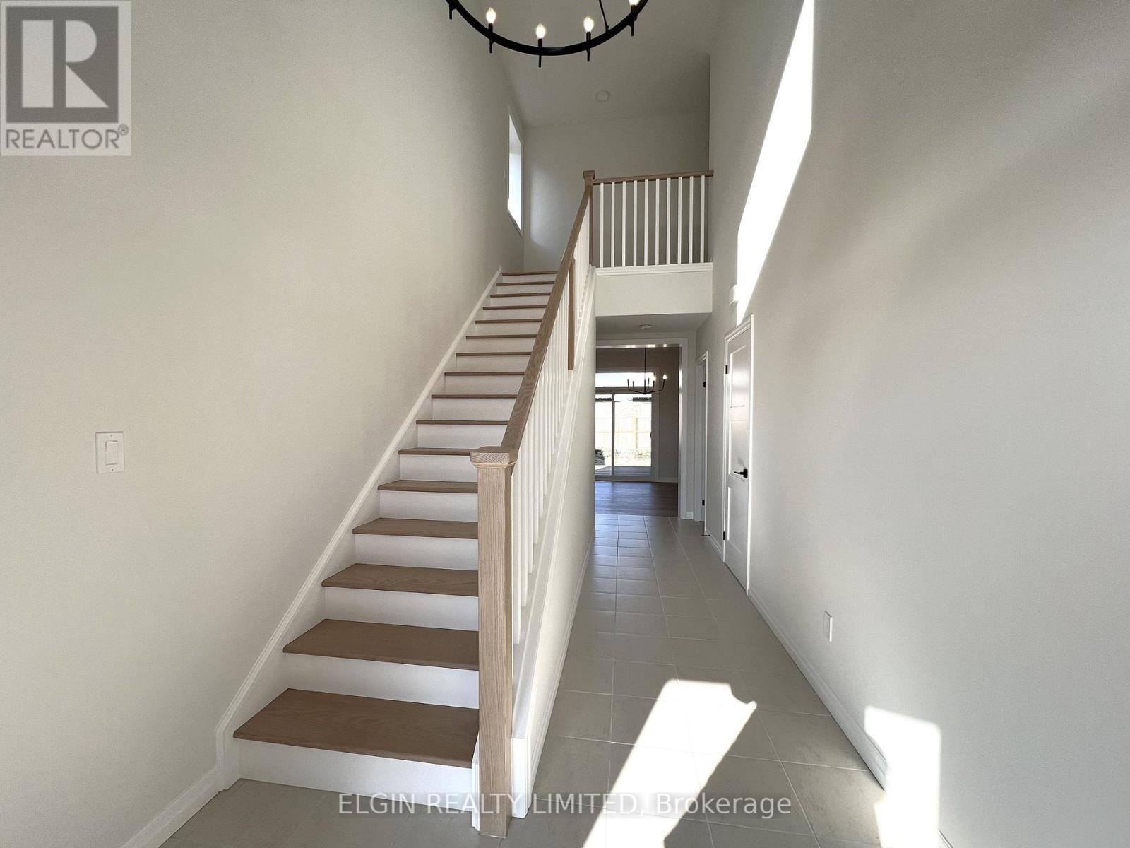 42201 Mcbain Line, Central Elgin, ON - Indoor Photo Showing Other Room