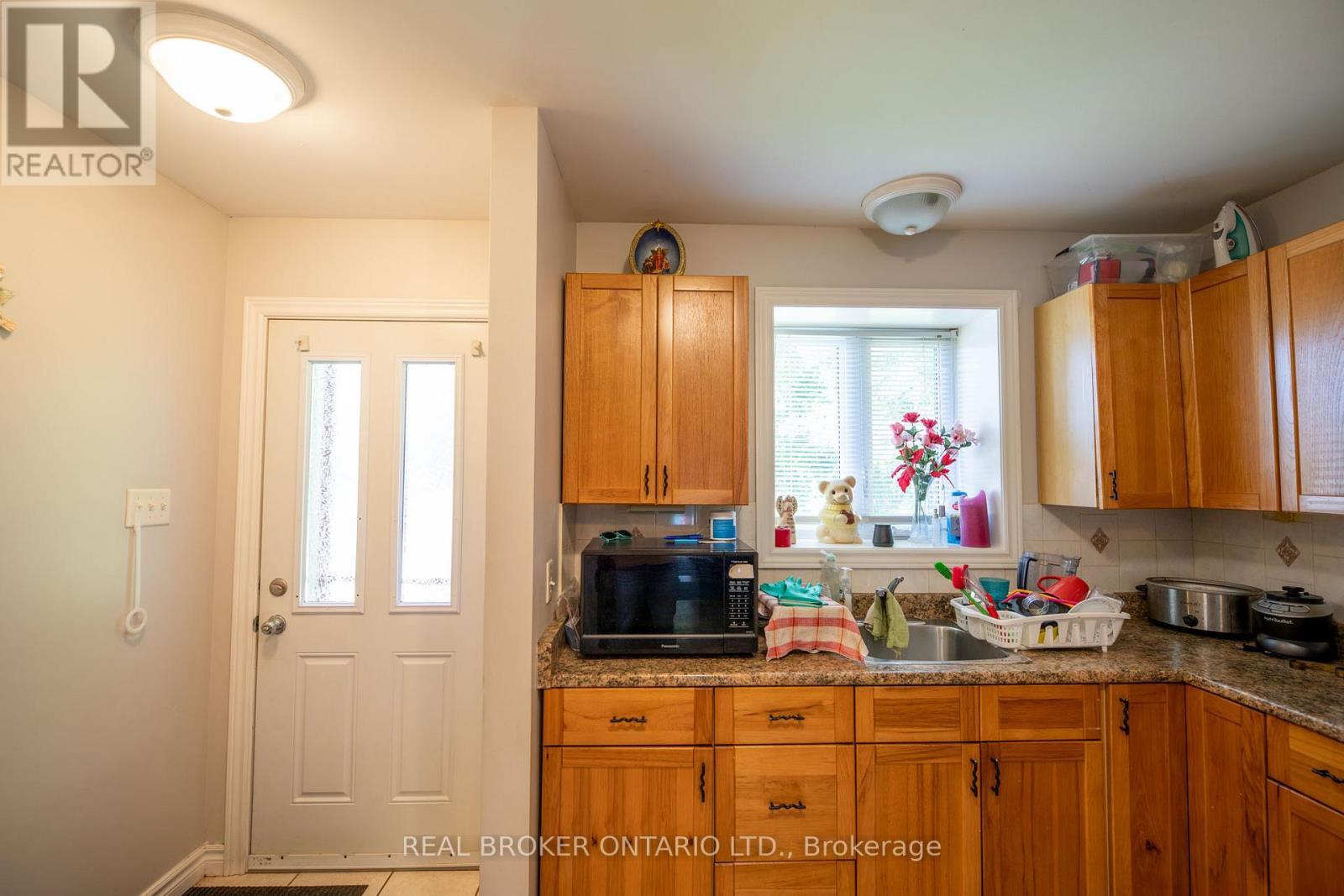 341 New Street, Edwardsburgh/Cardinal, ON - Indoor Photo Showing Kitchen