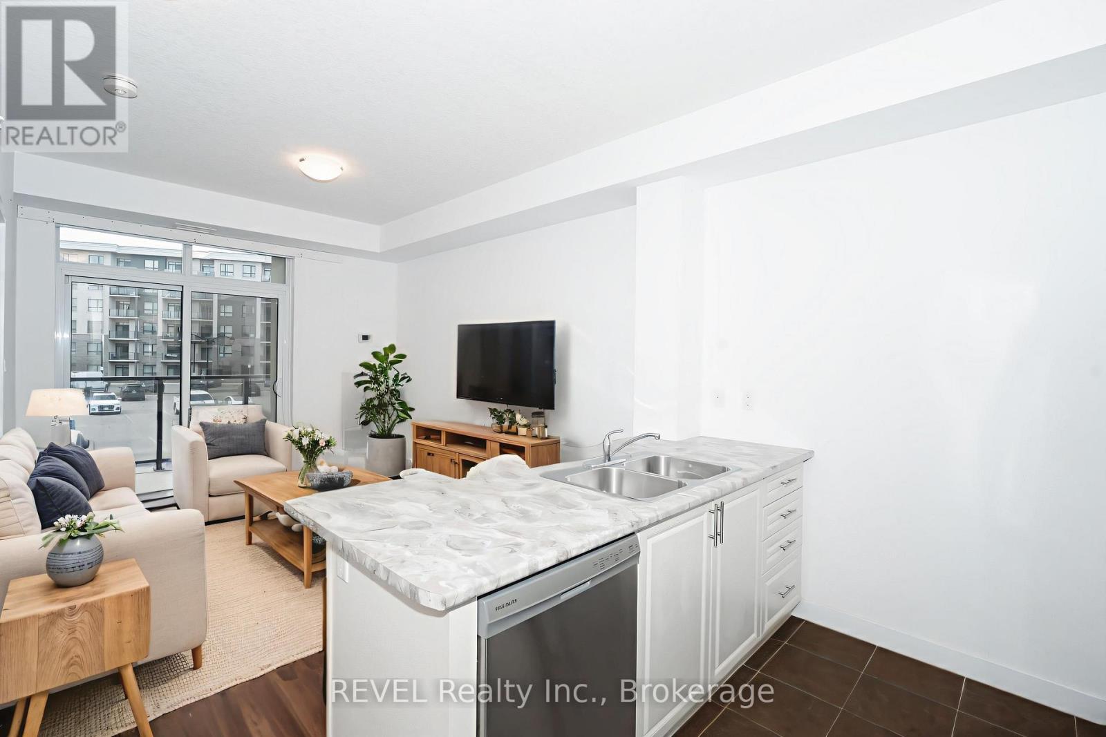 VIRTUALLY STAGED - 228 - 101 Shoreview Place, Hamilton (Lakeshore), ON - Indoor