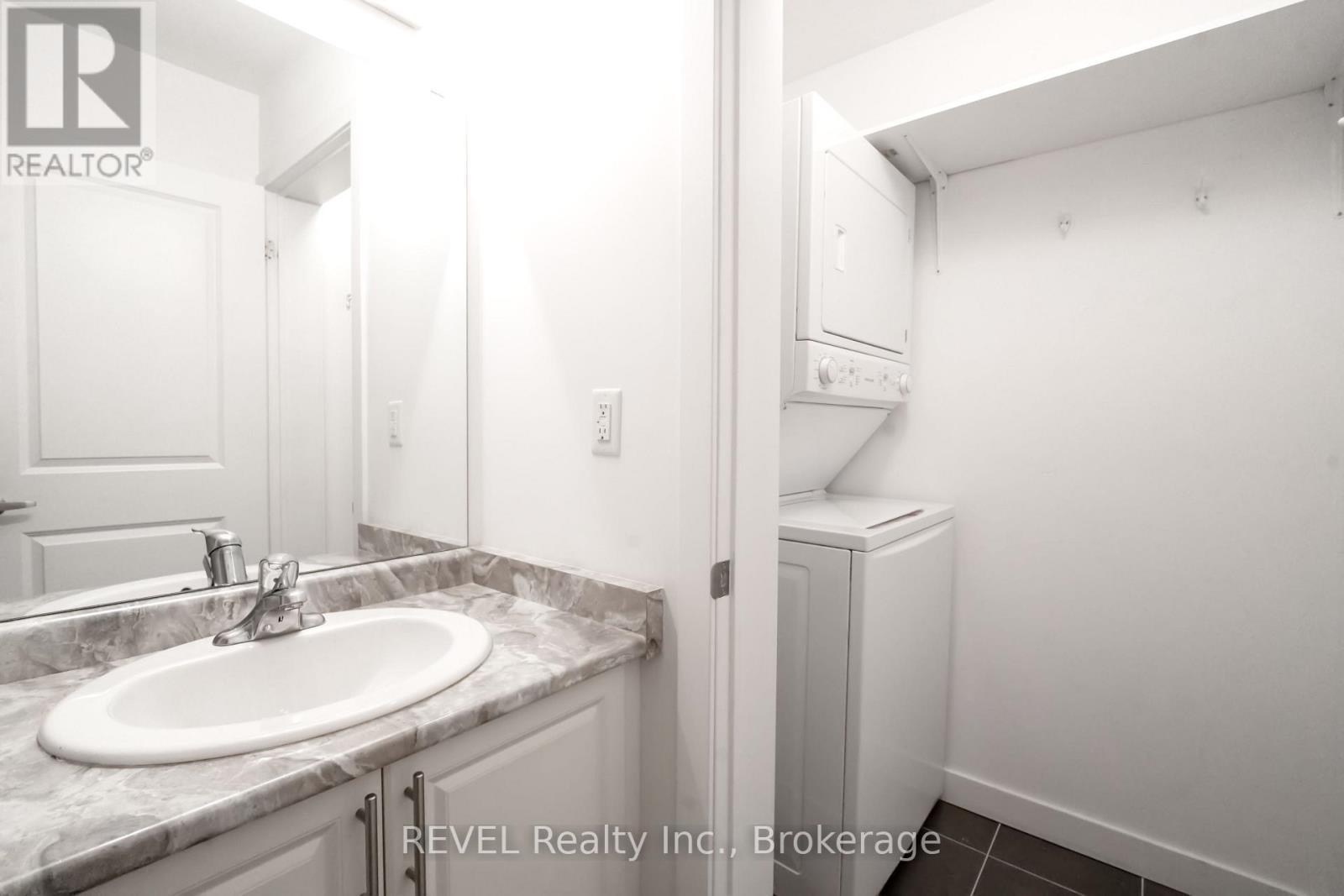 228 - 101 Shoreview Place, Hamilton (Lakeshore), ON - Indoor