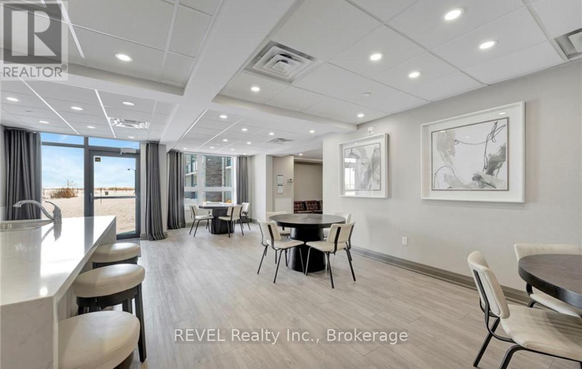 228 - 101 Shoreview Place, Hamilton (Lakeshore), ON - Indoor Photo Showing Dining Room