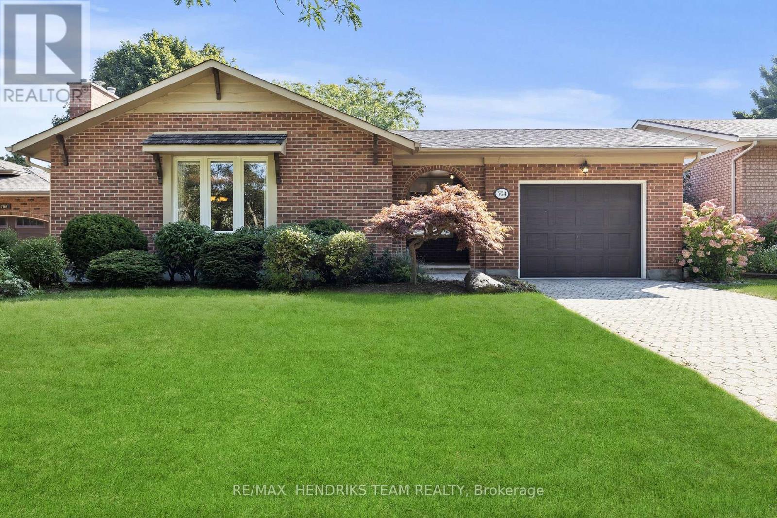 Seasonally Edited - 704 Vine Street, St. Catharines (Lakeshore), ON - Outdoor