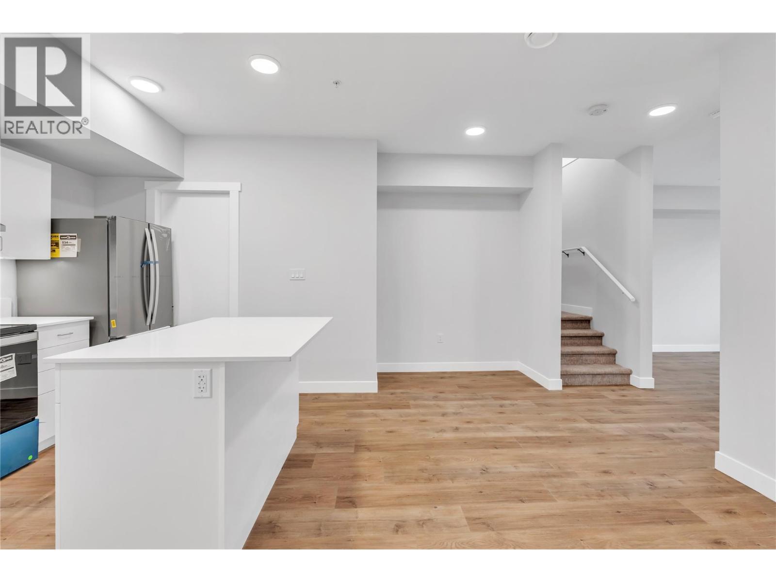 726 Westminster Avenue W Unit# 103, Penticton, BC - Indoor Photo Showing Kitchen