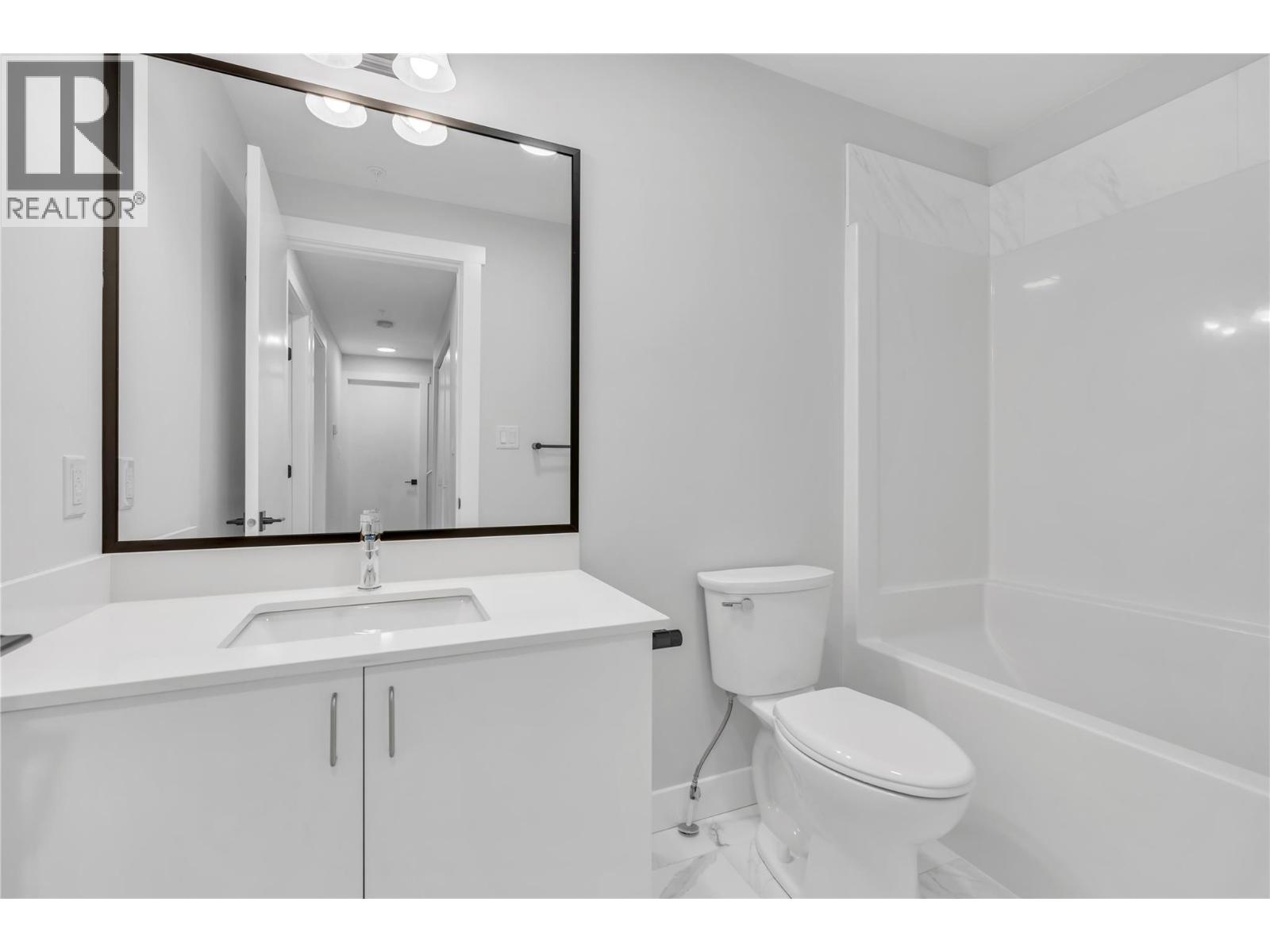 726 Westminster Avenue W Unit# 103, Penticton, BC - Indoor Photo Showing Bathroom