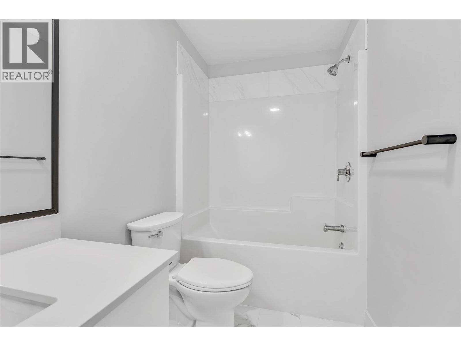 726 Westminster Avenue W Unit# 103, Penticton, BC - Indoor Photo Showing Bathroom