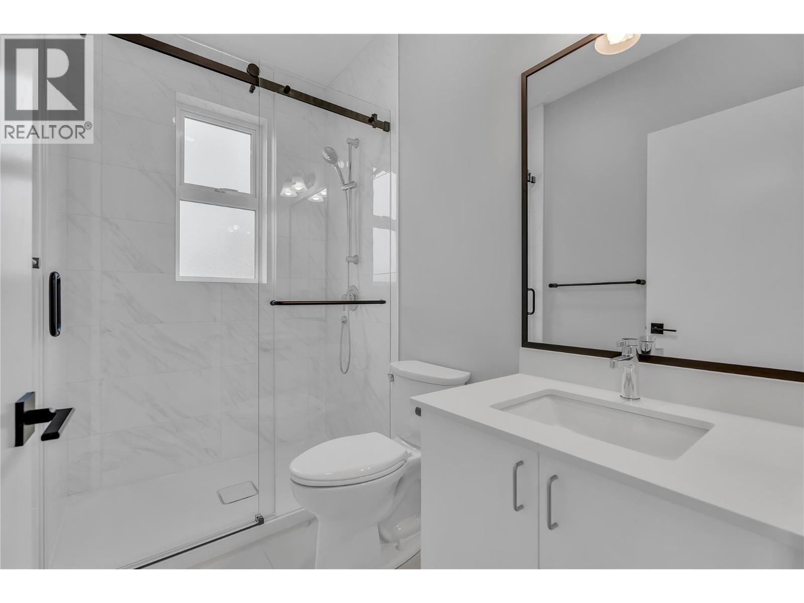 726 Westminster Avenue W Unit# 103, Penticton, BC - Indoor Photo Showing Bathroom