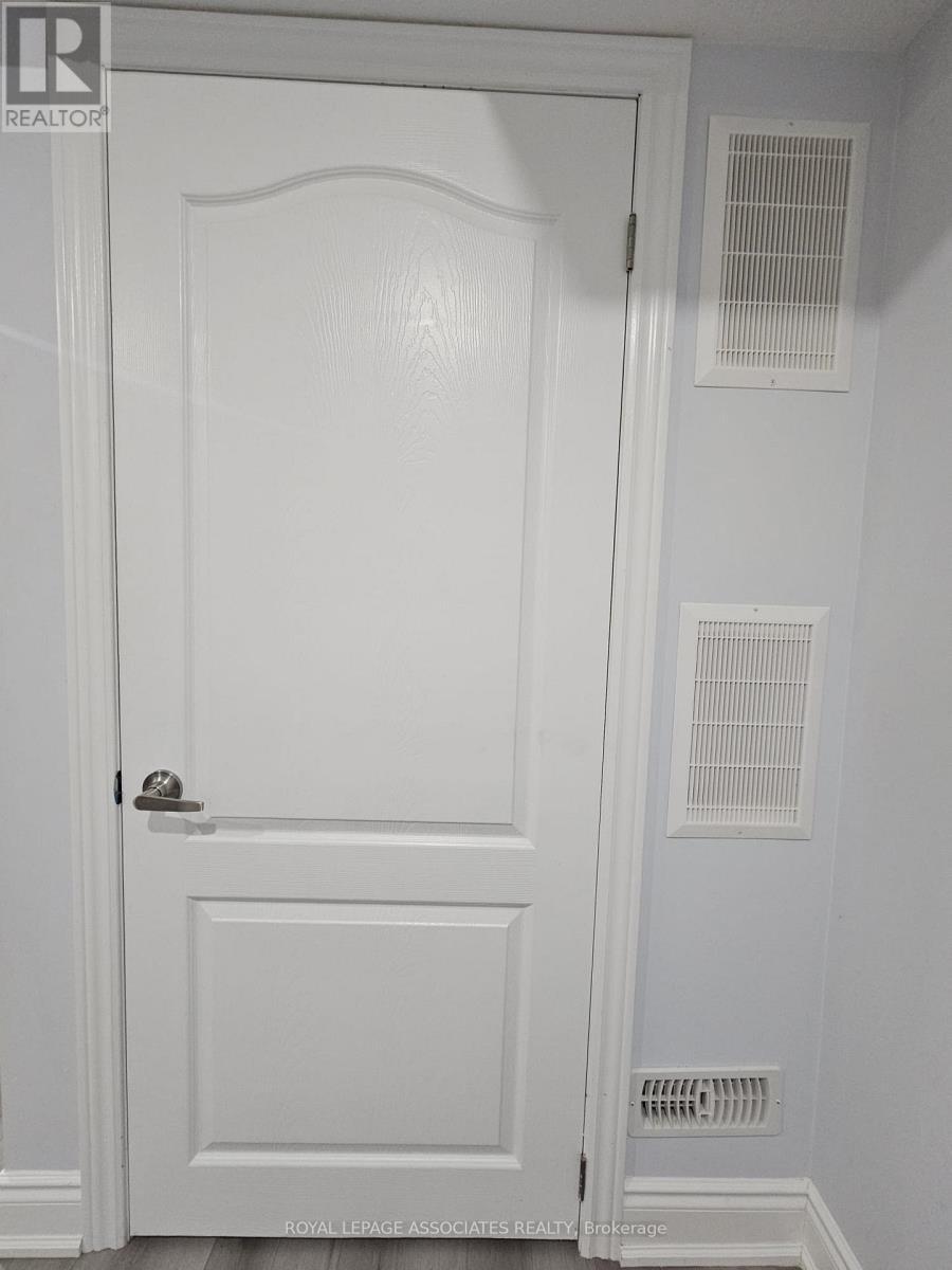 Bsmt - 131 Lloyd Sanderson Drive, Brampton, ON - Indoor Photo Showing Other Room