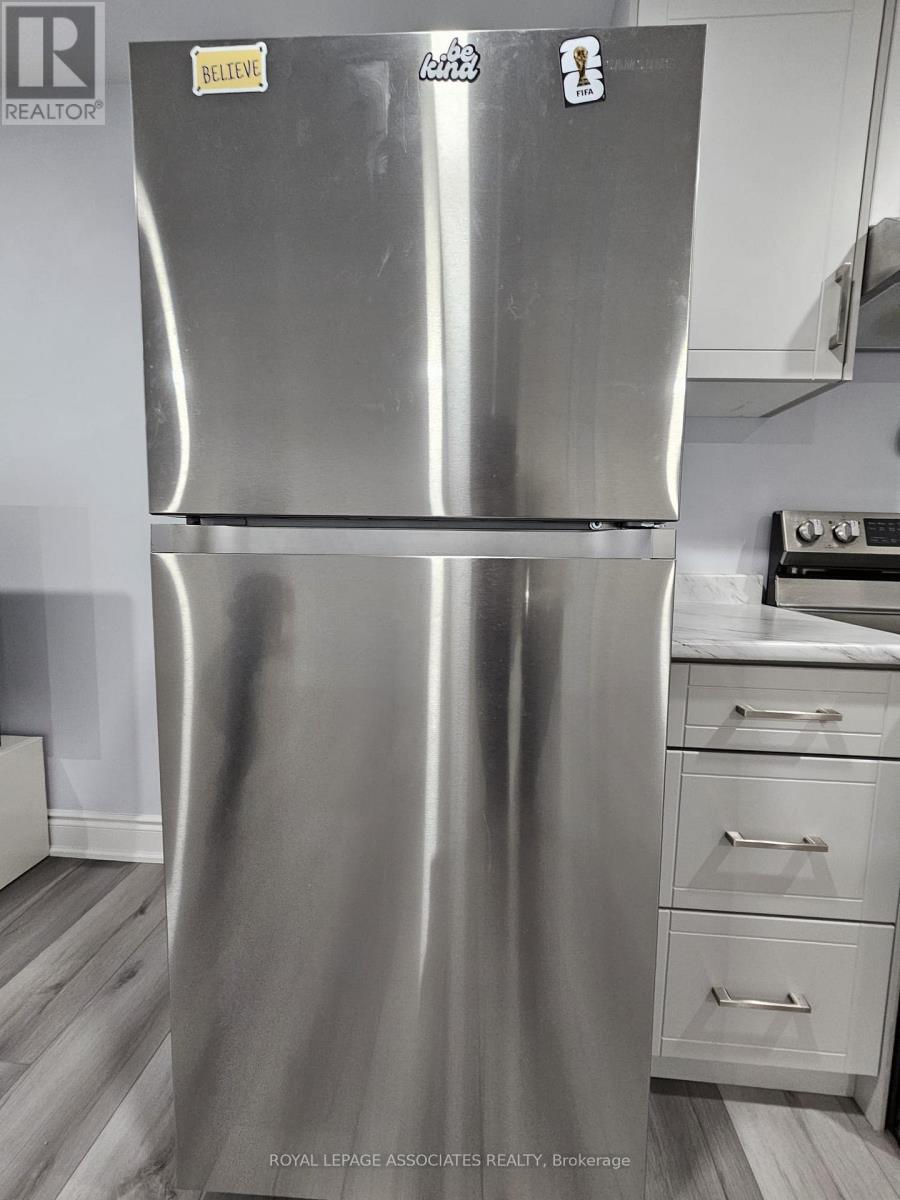 Bsmt - 131 Lloyd Sanderson Drive, Brampton, ON - Indoor Photo Showing Kitchen