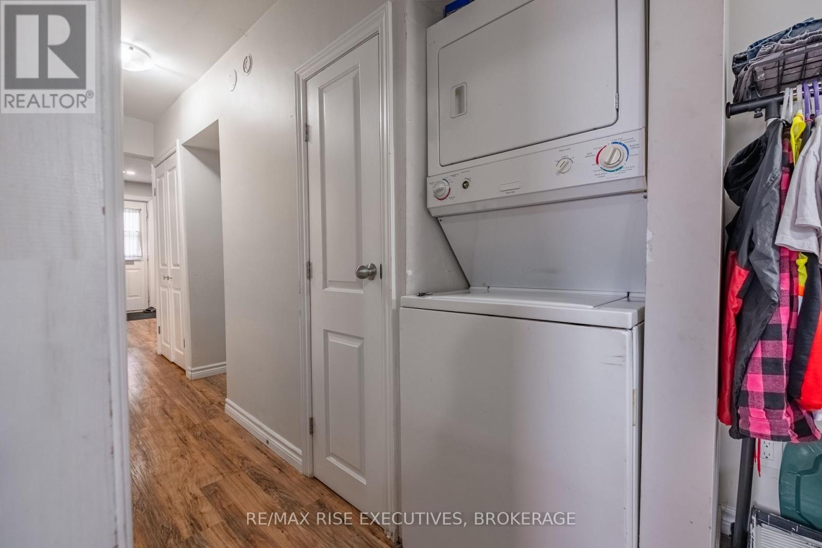 695 Victoria Street, Kingston (East Of Sir John A. Blvd), ON - Indoor Photo Showing Laundry Room