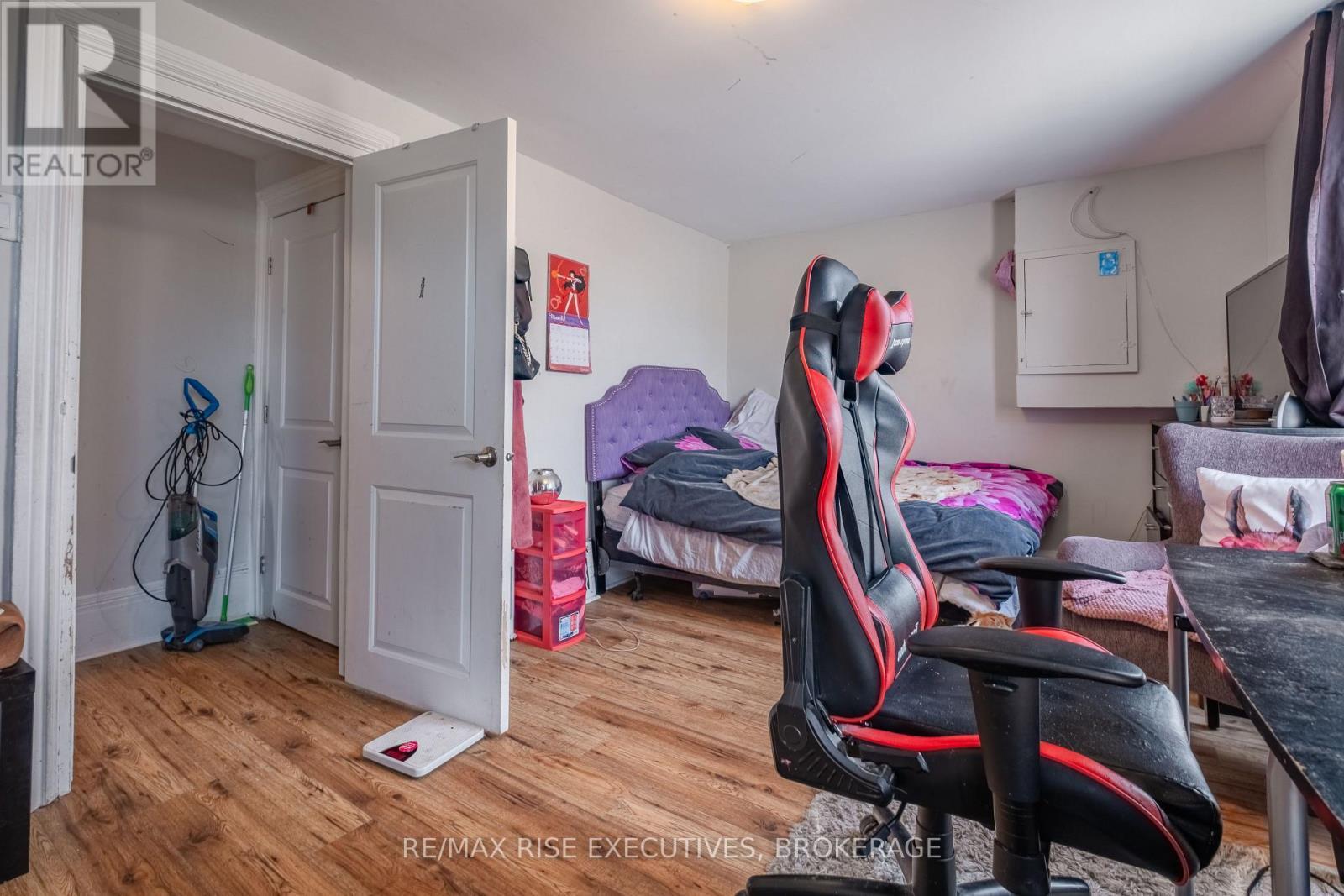 695 Victoria Street, Kingston (East Of Sir John A. Blvd), ON - Indoor