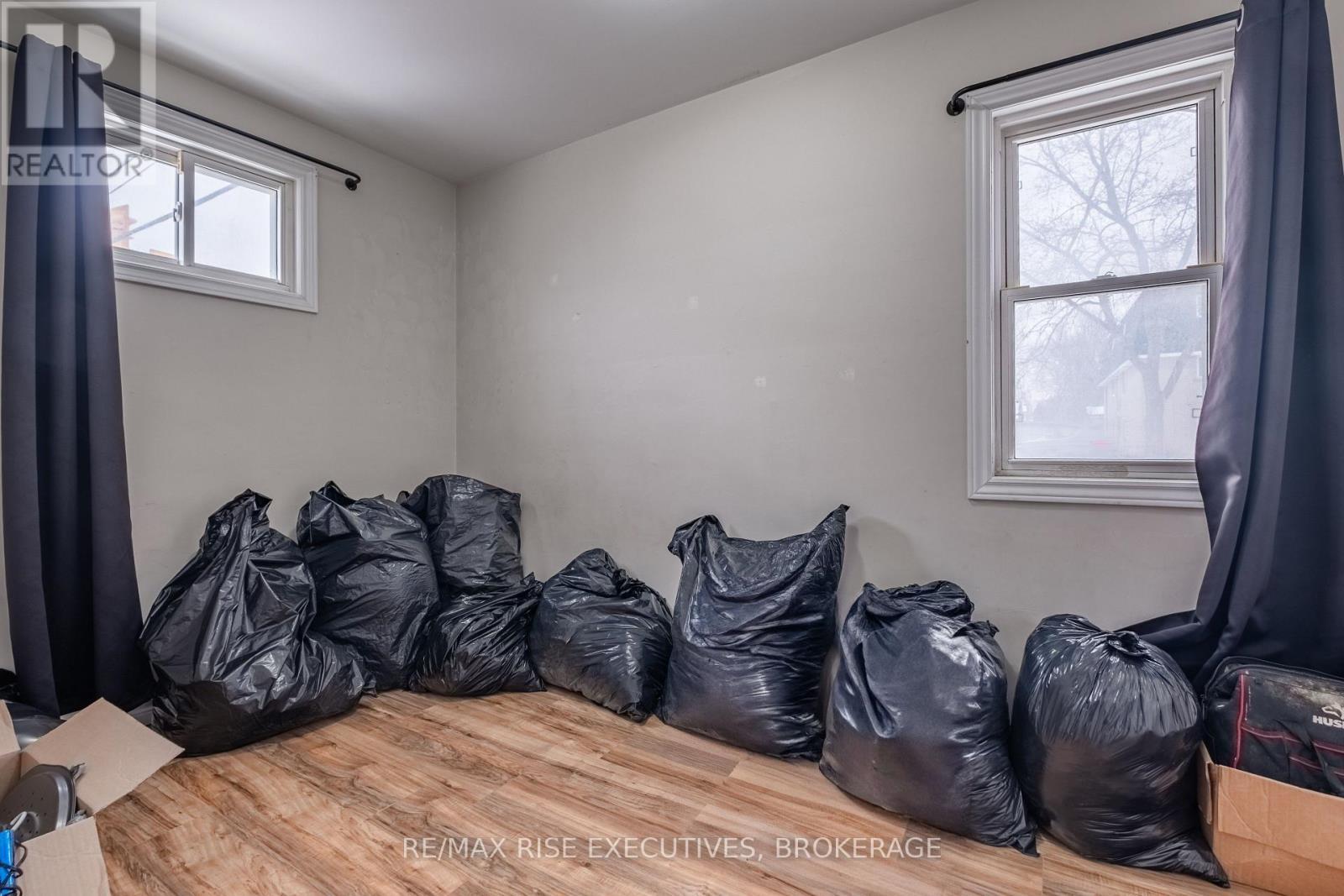 695 Victoria Street, Kingston (East Of Sir John A. Blvd), ON - Indoor Photo Showing Other Room