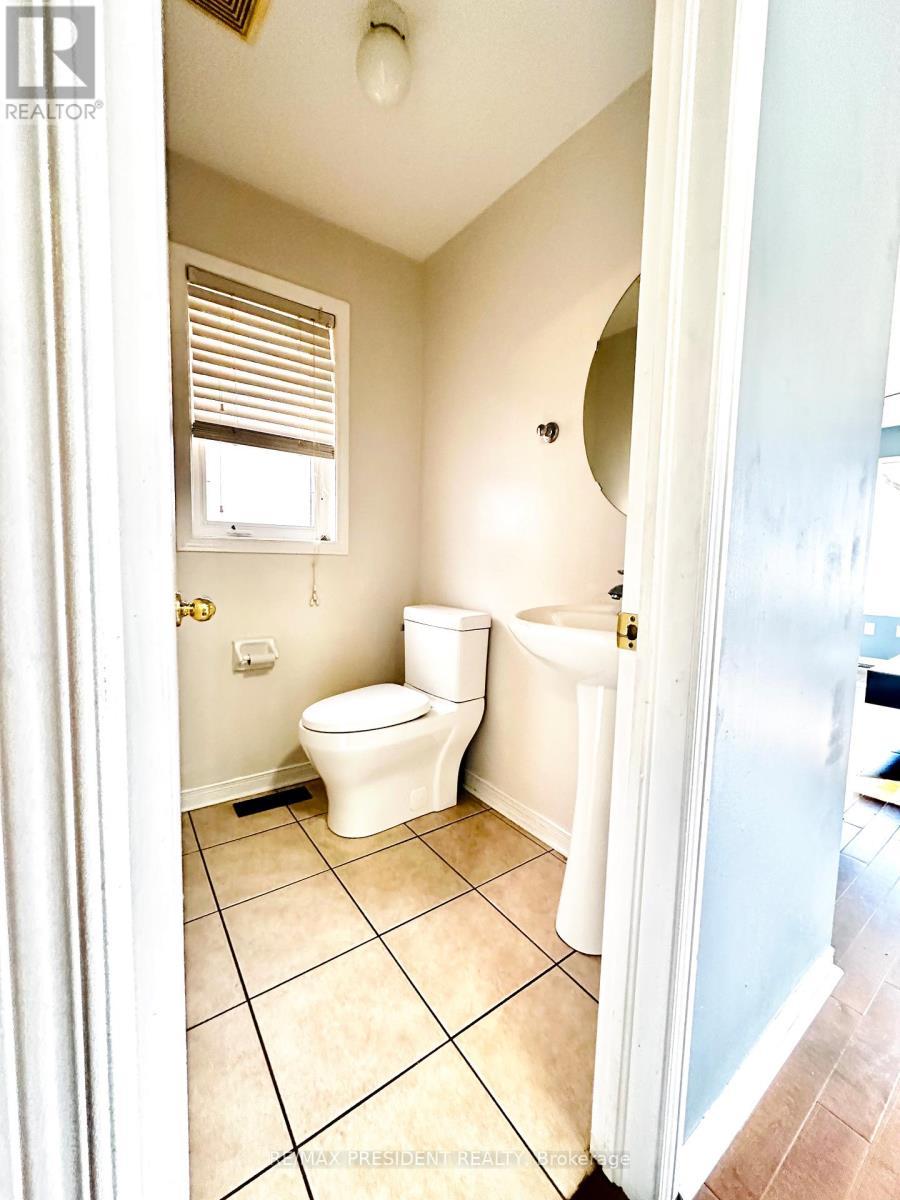 13 Rockgarden Trail N, Brampton, ON - Indoor Photo Showing Bathroom