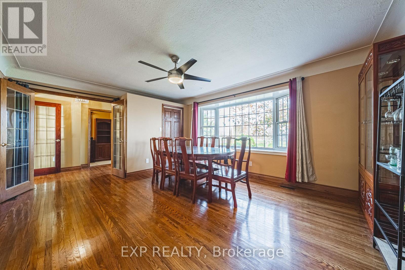 1164 Barton Street, Hamilton, ON - Indoor Photo Showing Dining Room