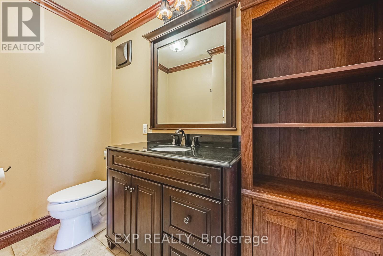 1164 Barton Street, Hamilton, ON - Indoor Photo Showing Bathroom