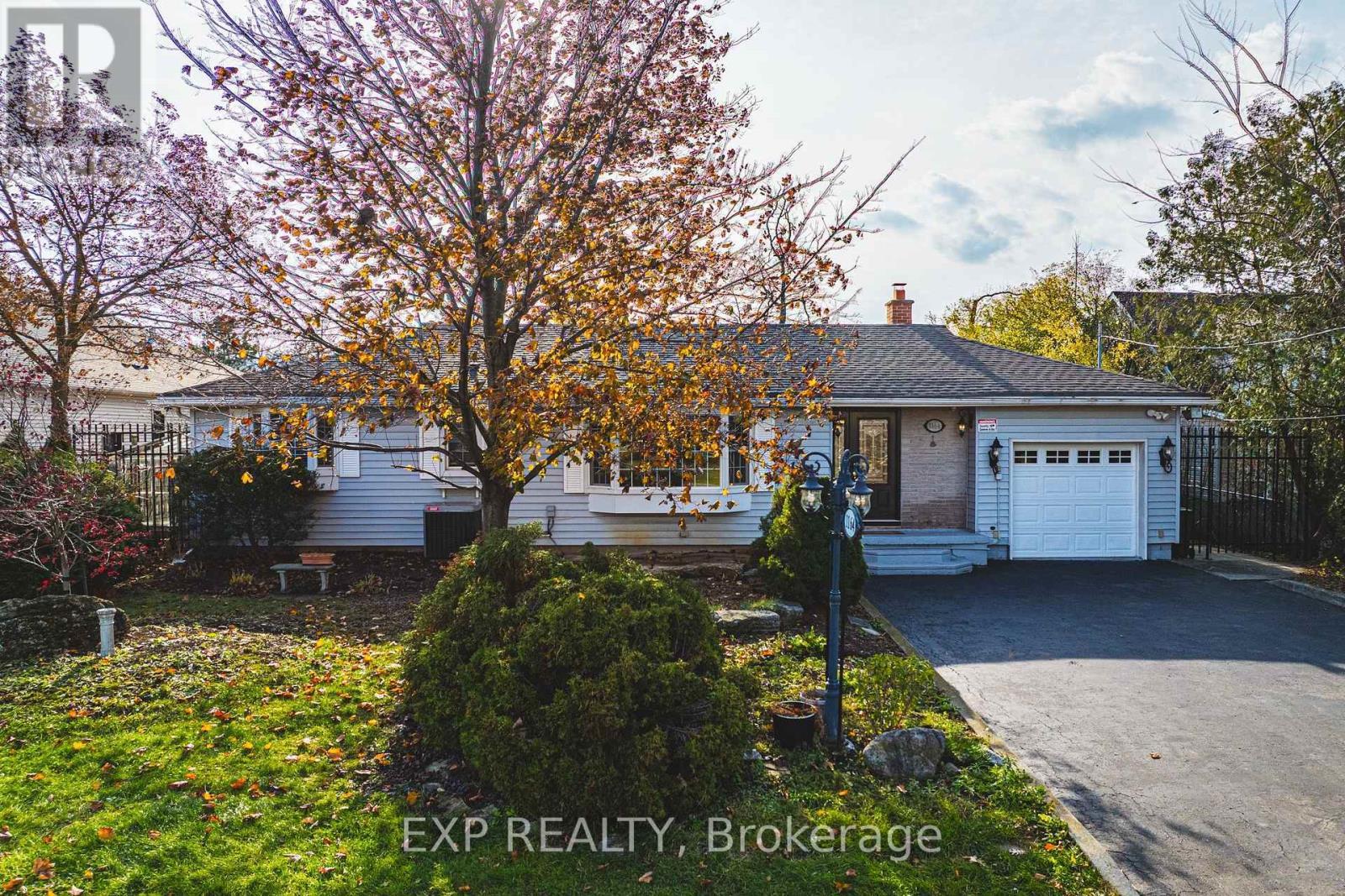 1164 Barton Street, Hamilton, ON - Outdoor