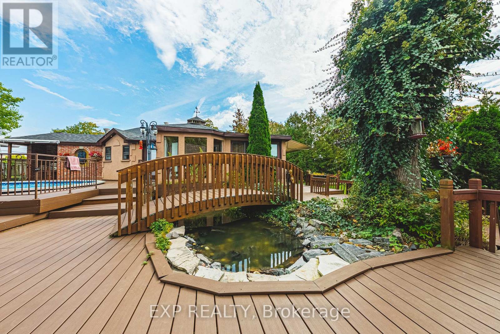 1164 Barton Street, Hamilton, ON - Outdoor