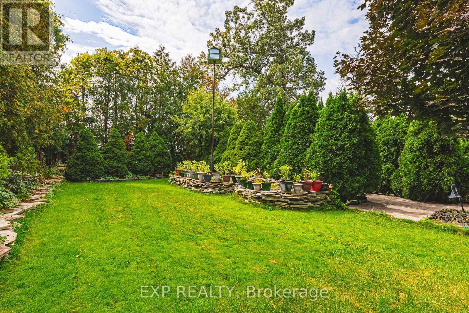 1164 Barton Street, Hamilton, ON - Outdoor