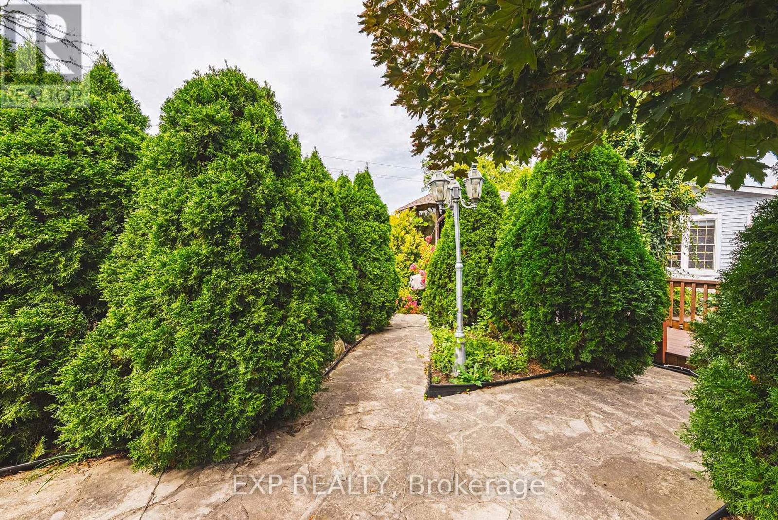 1164 Barton Street, Hamilton, ON - Outdoor