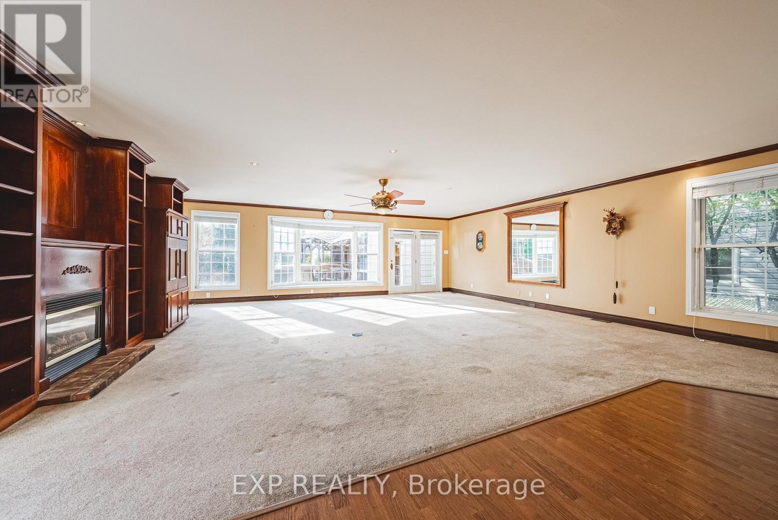 1164 Barton Street, Hamilton, ON - Indoor Photo Showing Other Room