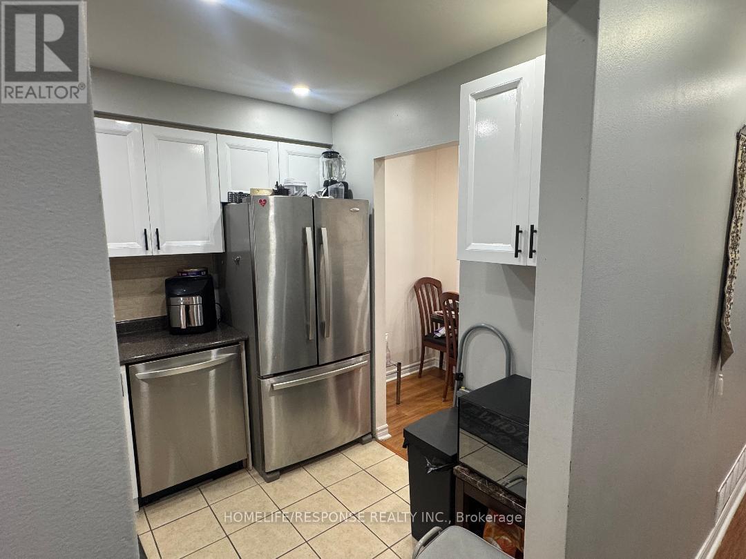 181 - 475 Bramalea Road, Brampton, ON - Indoor Photo Showing Kitchen