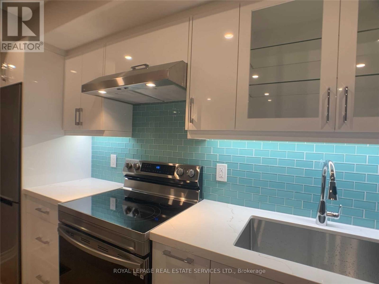 Bsmt - 54 Savino Drive, Brampton, ON - Indoor Photo Showing Kitchen