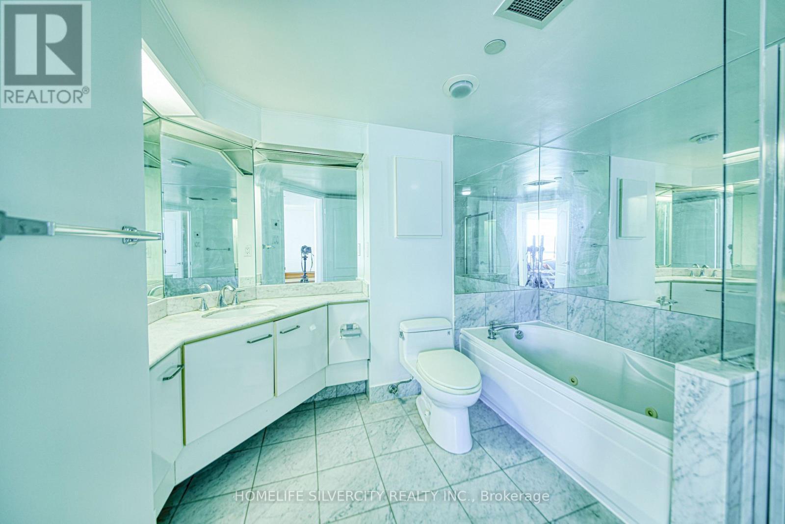 #2900 - 38 Elm Street, Toronto, ON - Indoor Photo Showing Bathroom